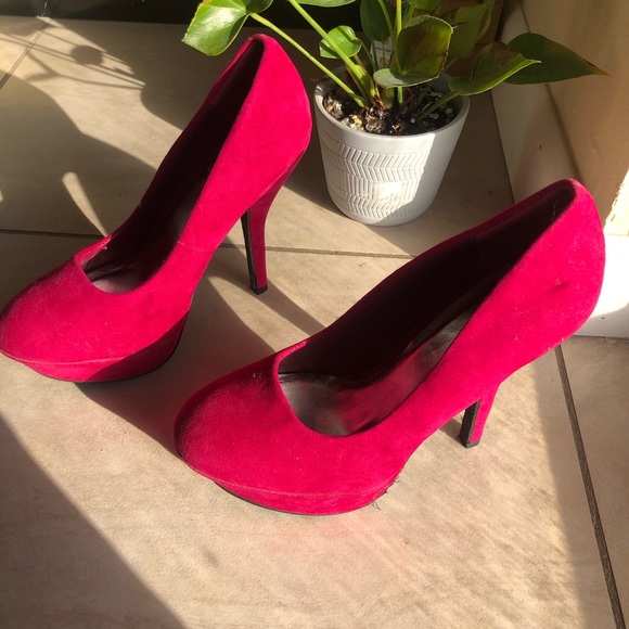 Dark Pink Pumps 🔥 - Picture 4 of 6